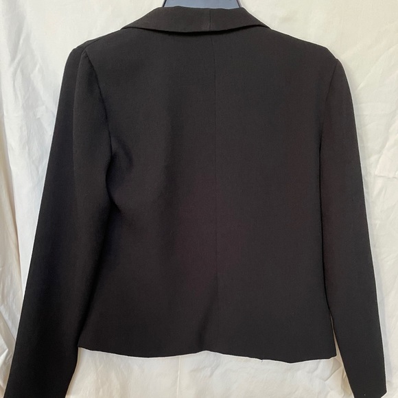 Blazer - Picture 3 of 3